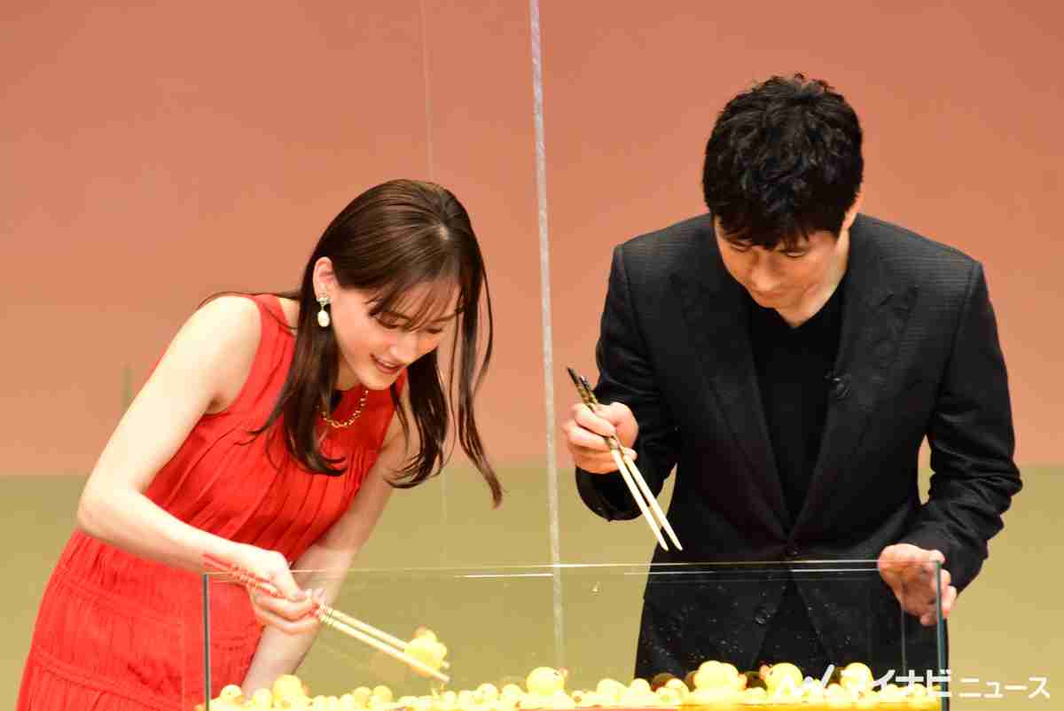 綾瀬はるか『ZIP!』パンダの星星と共演に歓喜 『奥様は、取り扱い注意』とコラボ