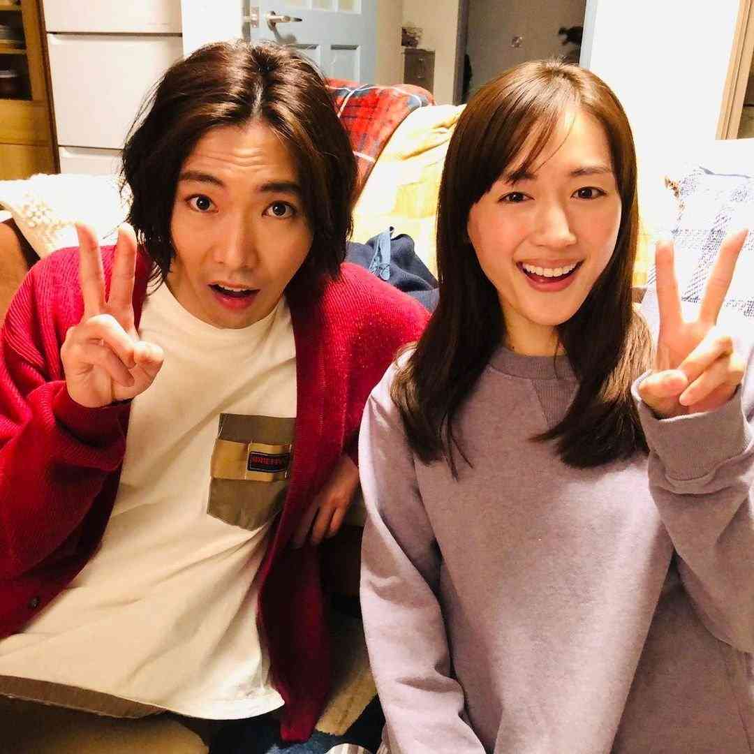 「天国と地獄」綾瀬はるか大胆キス 柄本佑“骨抜き顔”にネット爆笑「キスシーン史上初の表情」