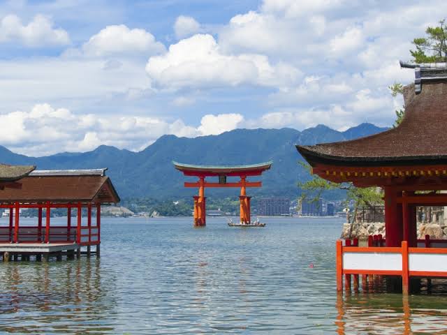観光名所やグルメを聞かれても特にオススメできるものがない地域に住んでる人〜