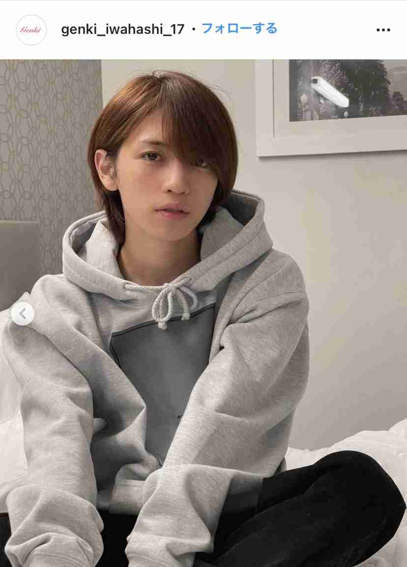 元キンプリ岩橋玄樹、車を運転する姿を公開「聴いて、歌って、ストレス発散しています」