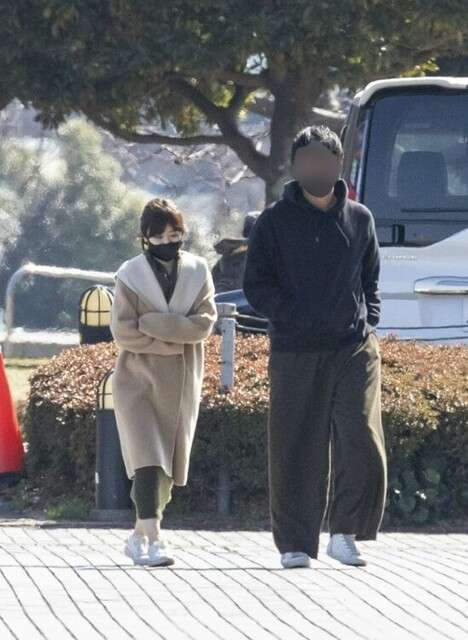福原愛さんの夫・江宏傑、長男の2歳誕生日をキャンプで祝う…3人でケーキ切り分ける様子など公開