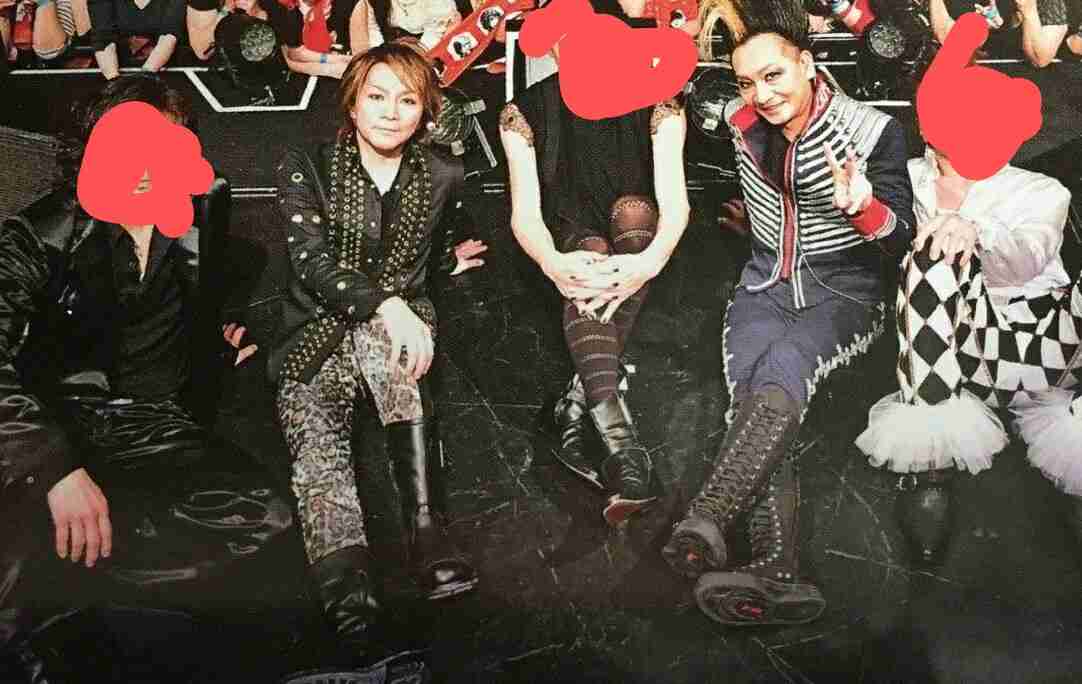 ボーカルとギター隠してバンド名当てるトピ