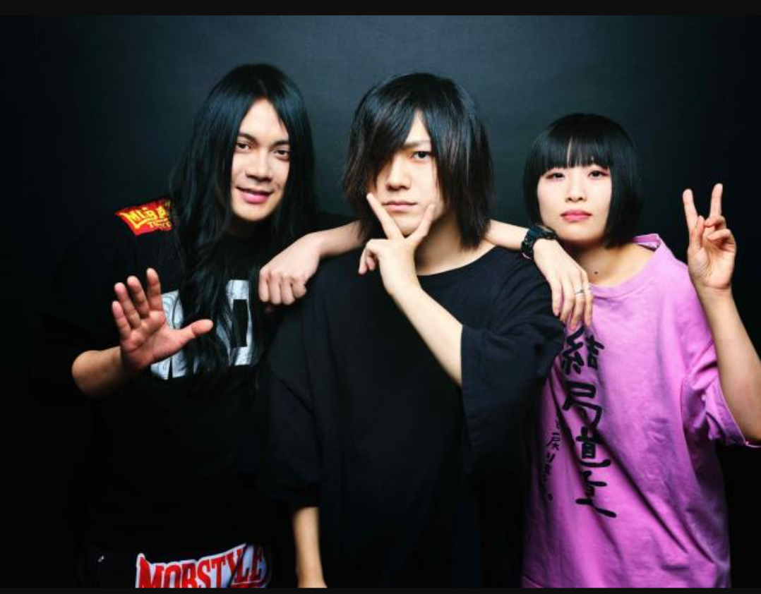 ボーカルとギター隠してバンド名当てるトピ