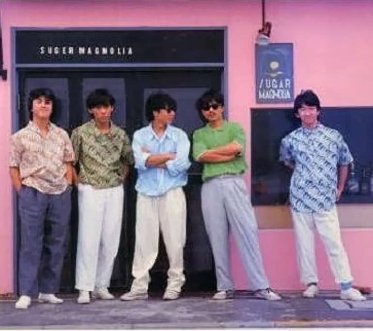 ボーカルとギター隠してバンド名当てるトピ