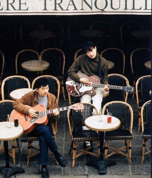 ボーカルとギター隠してバンド名当てるトピ