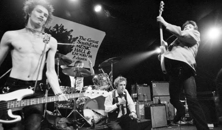 ボーカルとギター隠してバンド名当てるトピ