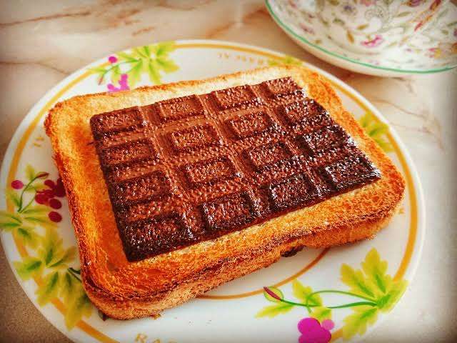 トーストにのせるとうんめ～物