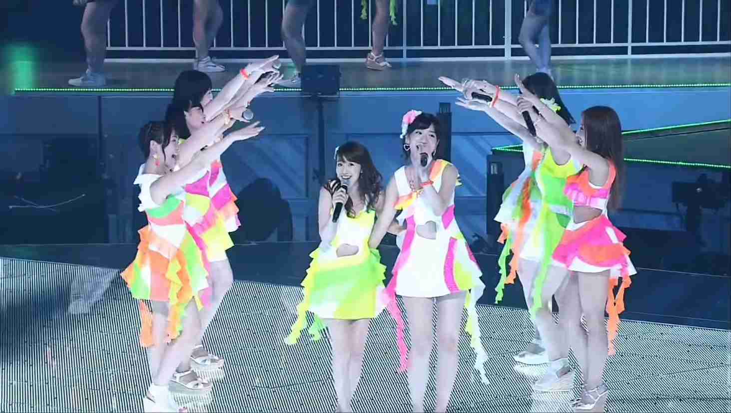 AKB48柏木由紀、渡辺麻友さんら“同期”との過去写真公開「みんな卒業して1人に」比較ショットに反響