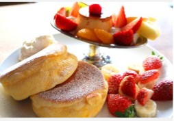 ファミマの話題作「パンケーキにプリン入れちゃいました」を実食！新スイーツの正体は…