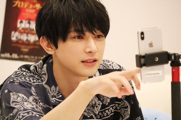 吉沢亮、大河ドラマと大違い! 金髪オフショットにネット興奮「カッコ良すぎる!」