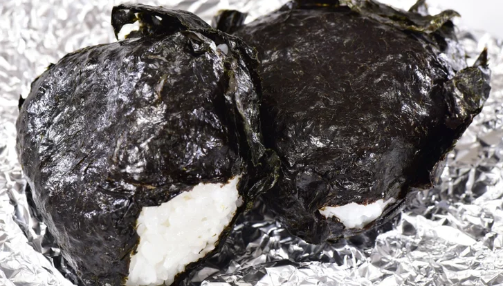 おにぎりうまく結べますか?