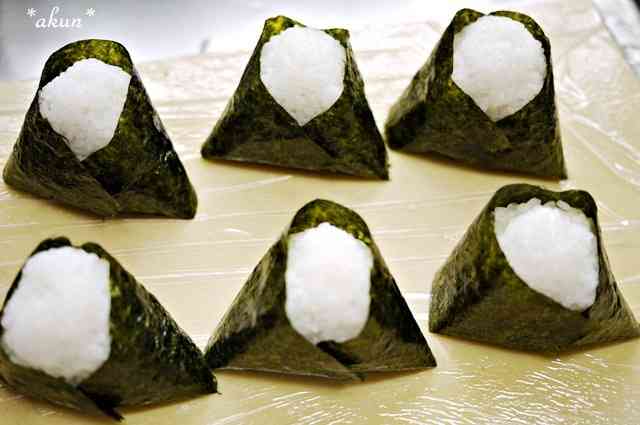 おにぎりうまく結べますか?