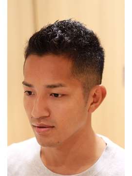 男性の髪型を参考にしてる人