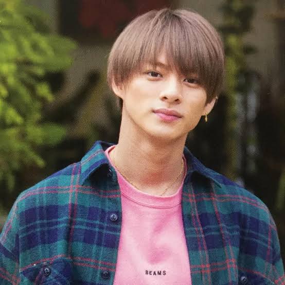 男性の髪型を参考にしてる人