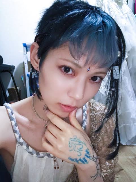 喉元タトゥーで賛否両論　元NMB木下百花が涙、誹謗中傷への思い吐露「人として終わっていると思う」