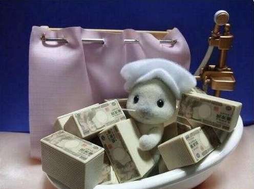 100万円あげるけど今日中に使わない分回収するねと言われたら何しますか？