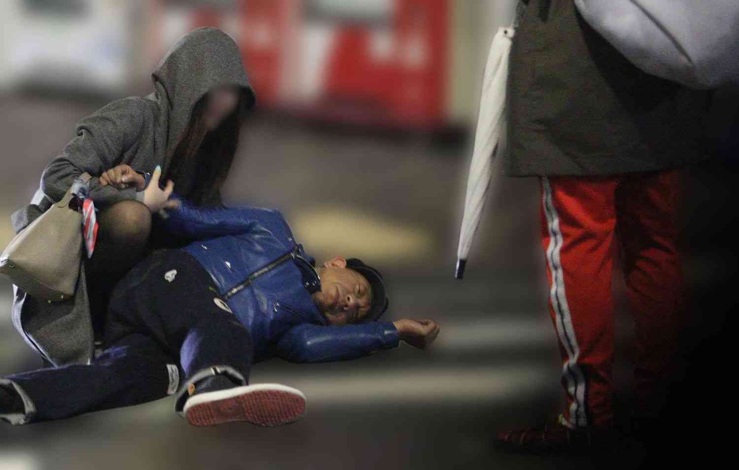 地べた寝そべり、ゴミ放置、嘔吐、トイレ…渋谷の路上飲み、