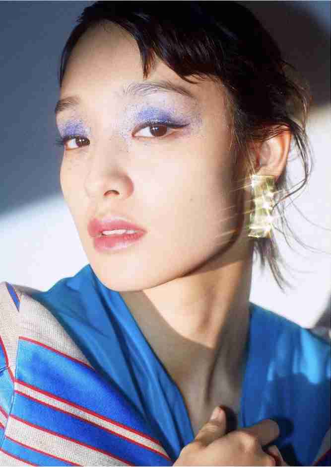 剛力彩芽、肩出しの私服ショット公開「肩出しが素敵」「これはガチ可愛い」