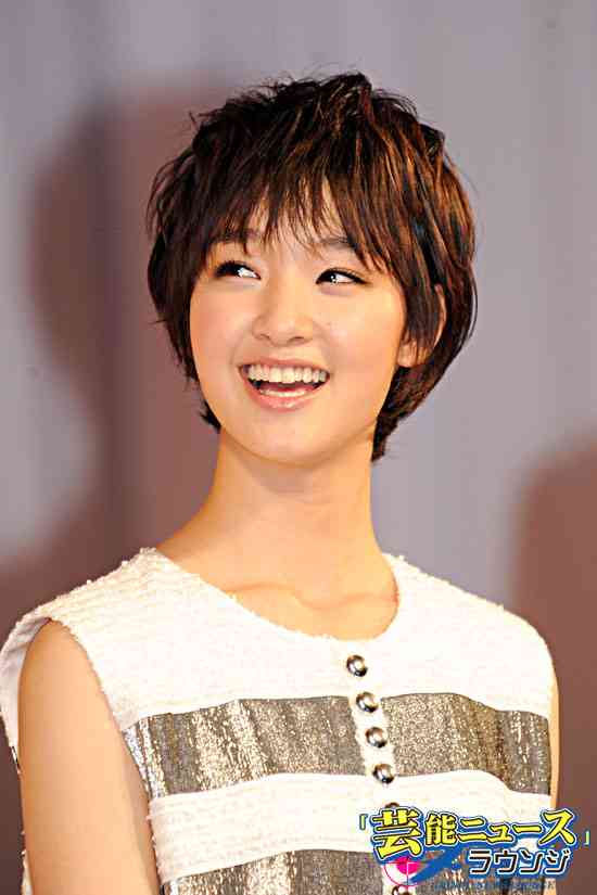 剛力彩芽、肩出しの私服ショット公開「肩出しが素敵」「これはガチ可愛い」