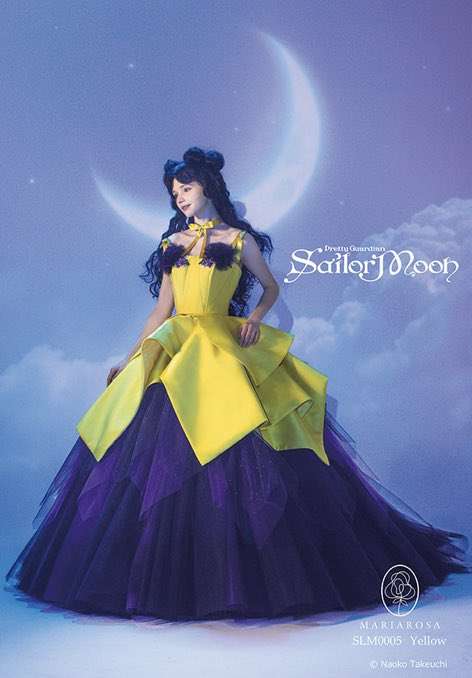 白以外のウェディングドレスの画像