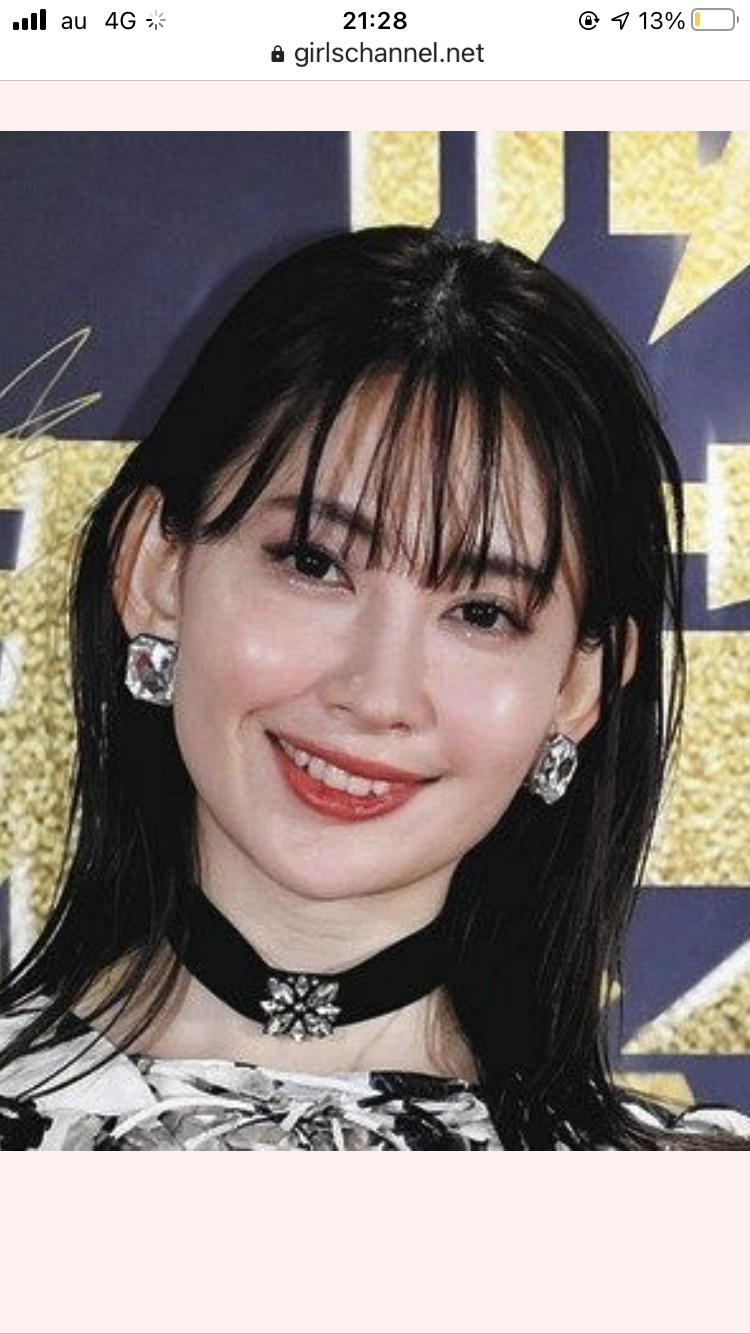 小嶋陽菜、花に囲まれ33歳バースデー 「今年もたくさん愛を」ファンから祝福の嵐