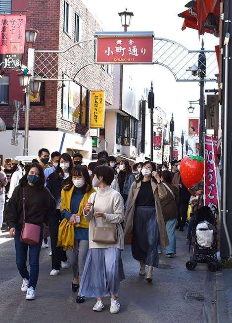 観光地は人出まばら、PCR検査は駆け込み行列　大型連休初日