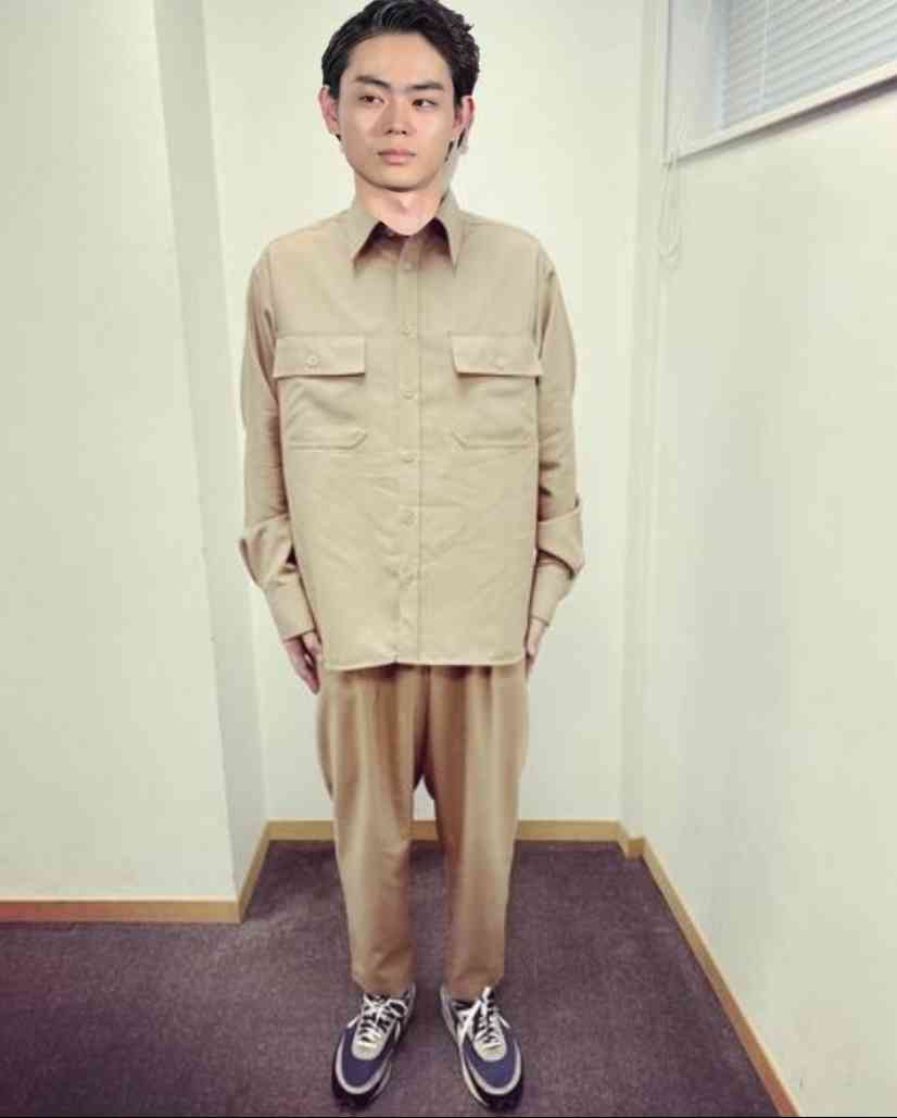 「菅田将暉にしか似合わないやつです」千鳥ノブの私服ショットに爆笑の声
