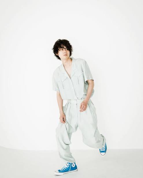 「菅田将暉にしか似合わないやつです」千鳥ノブの私服ショットに爆笑の声