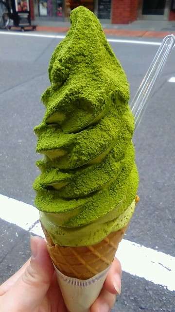 濃い抹茶のお菓子が好きな人集まれ〜