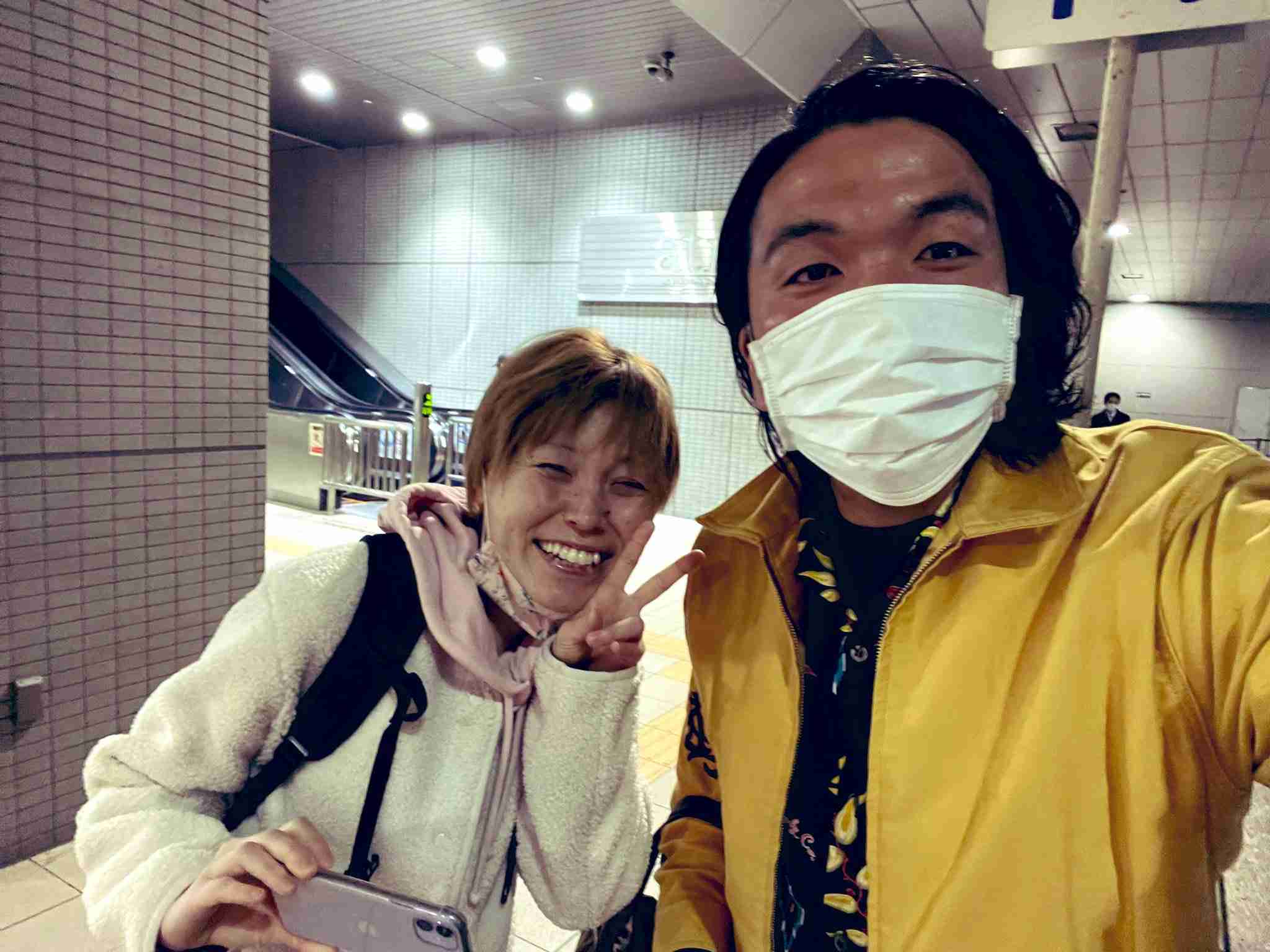 尼神・誠子 ミニスカで美脚披露 フォロワー「めちゃくちゃかわいい」「足キレイ!」