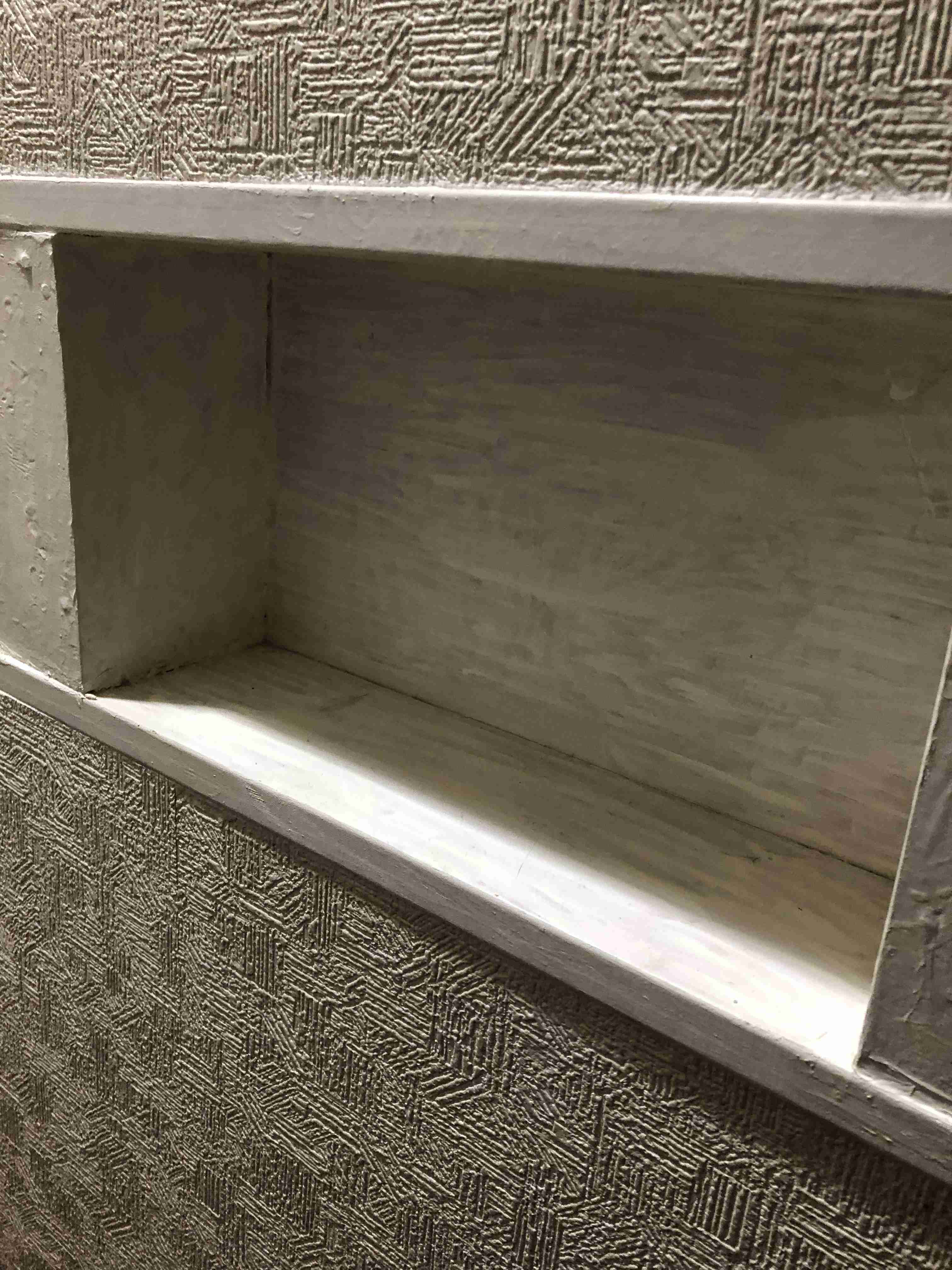 壁にあいちゃった穴のビフォーアフター、おうちDIYで可愛すぎる癒し空間に大変身！