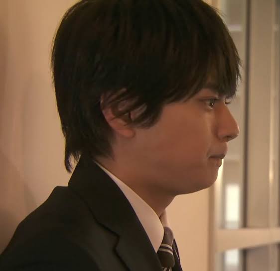 横顔が超ブサい