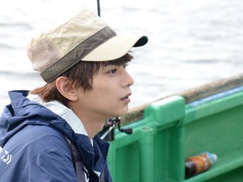 横顔が超ブサい