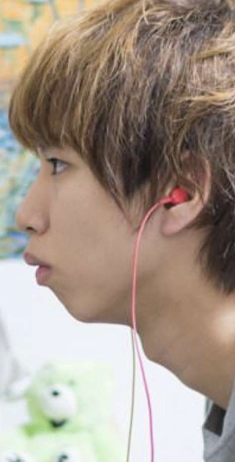 横顔が超ブサい