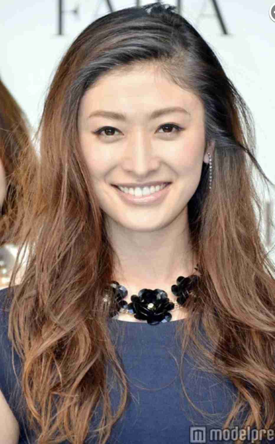 山田優、つなぎのハイレベル私服コーデを披露「優ちゃんだから着こなせてる」