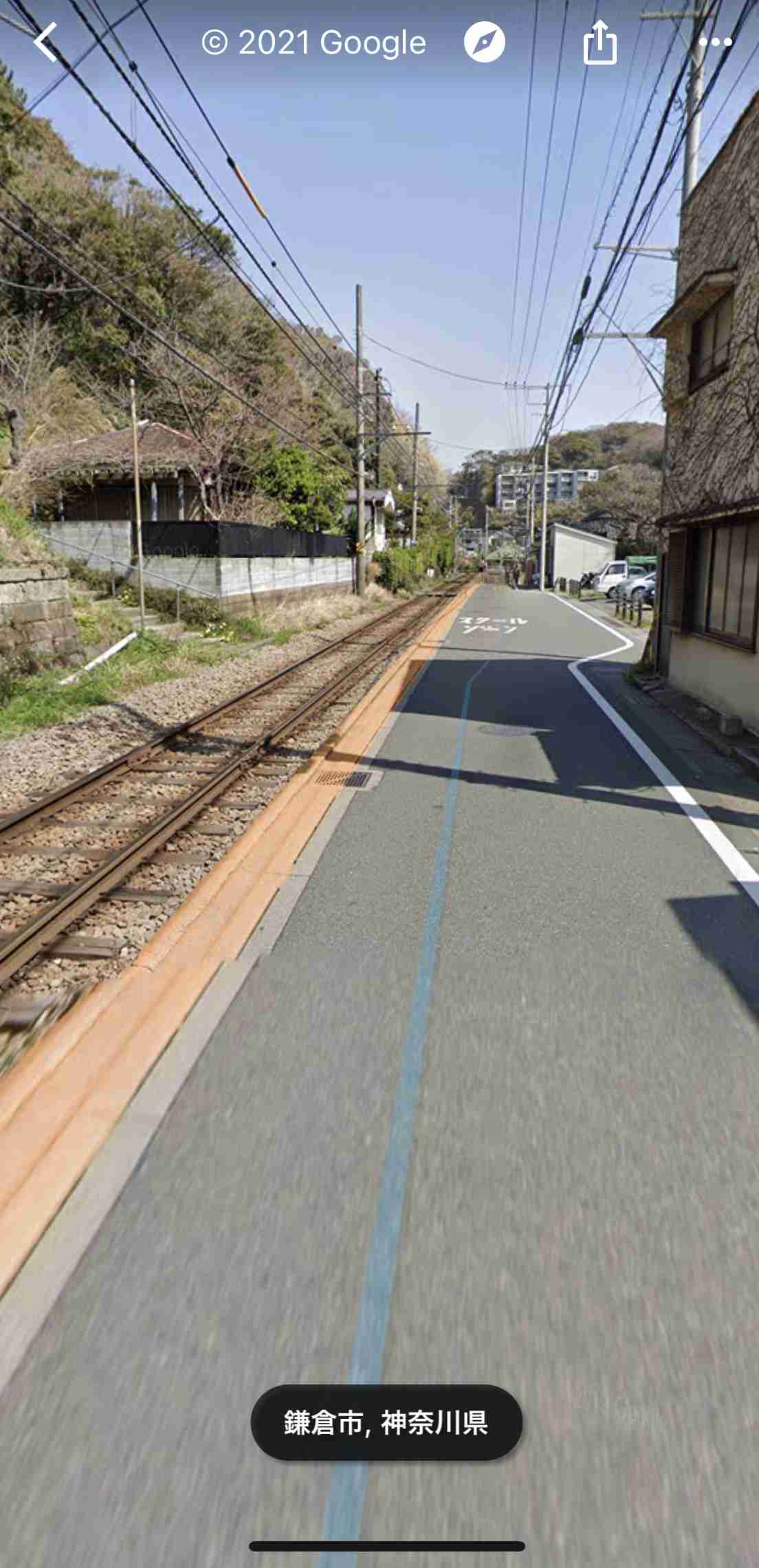 江ノ電に小3女児はねられ重傷…ごみ捨てのため踏切ない線路を横断か