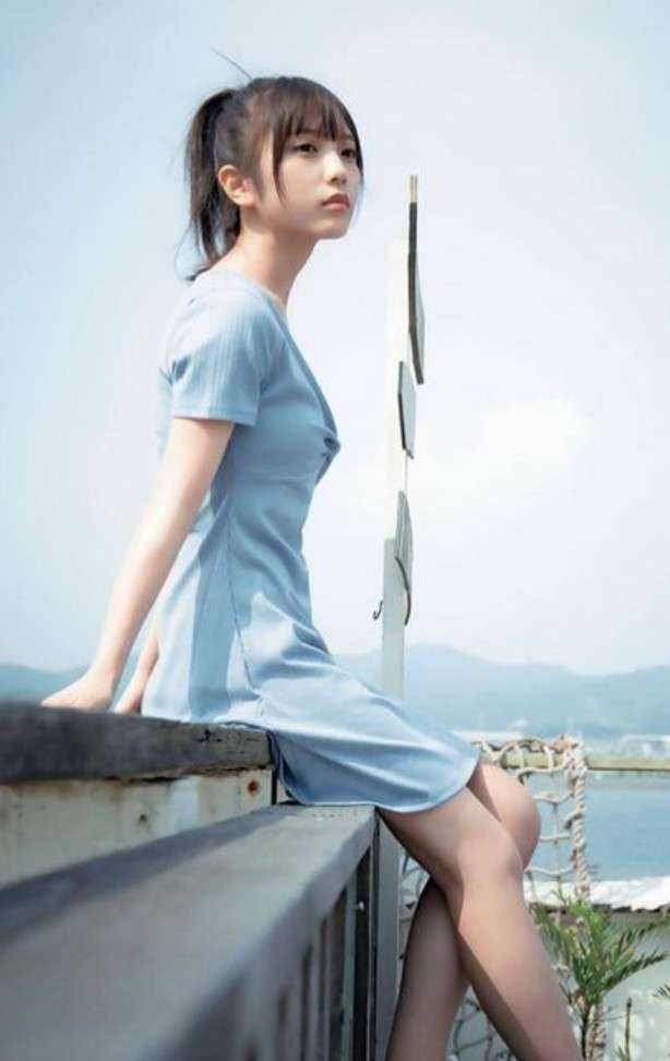乃木坂46与田祐希：2冊目写真集3度目重版　10代最後の夏、初ランジェリーショットも話題