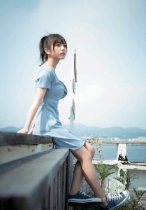乃木坂46与田祐希：2冊目写真集3度目重版　10代最後の夏、初ランジェリーショットも話題