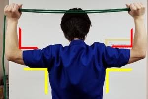 トレーニングチューブを使って筋トレ💪してる人!