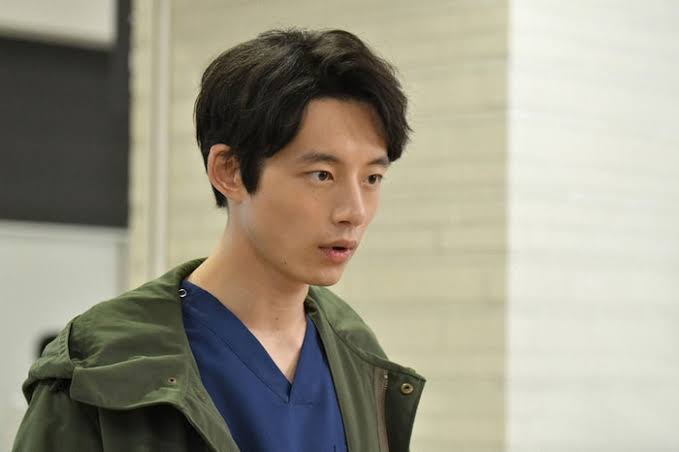 俳優坂口健太郎さん好きな人