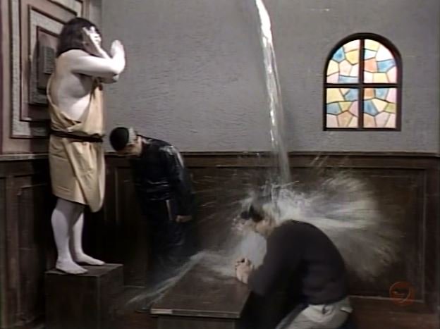 テレビの一場面の画像を見て番組名が分かったらプラス