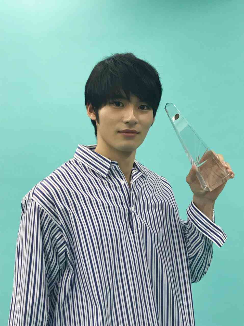のん「少し髪を切りました」ウエーブ残った新ヘア披露に　ファン「ハンサムですね」