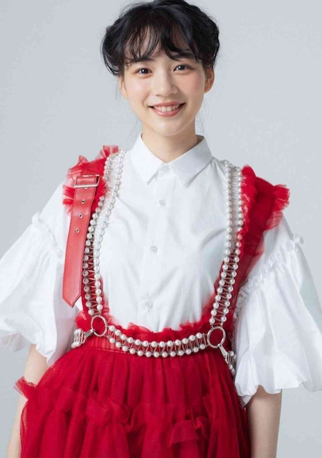のん「少し髪を切りました」ウエーブ残った新ヘア披露に　ファン「ハンサムですね」
