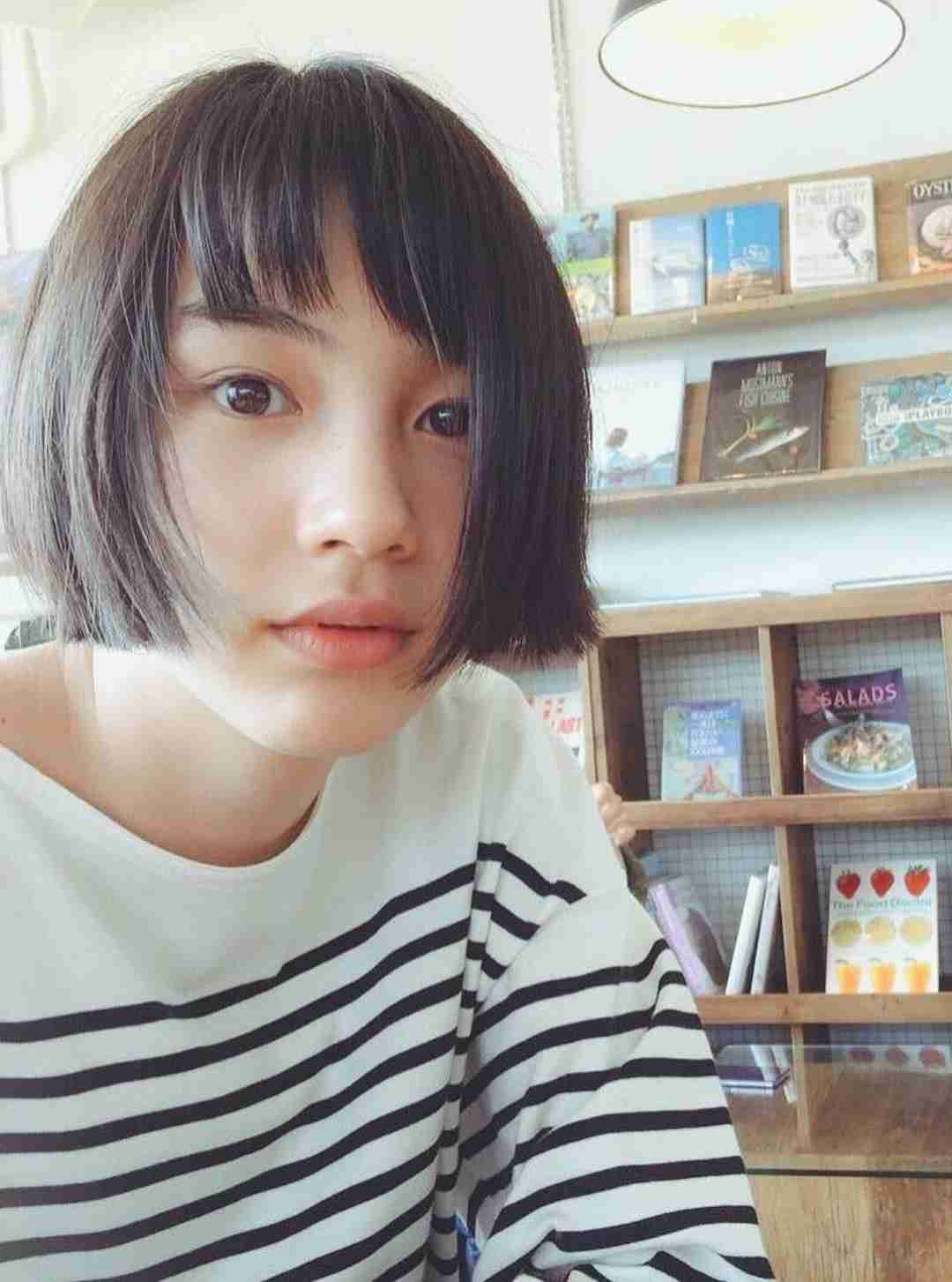 のん「少し髪を切りました」ウエーブ残った新ヘア披露に　ファン「ハンサムですね」