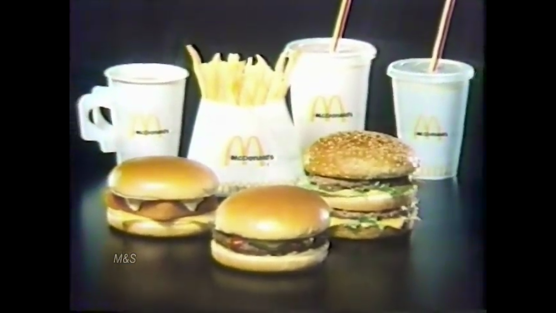 みんなが好きなマクドナルドのハンバーガー、全体の1位、年代別1位を発表