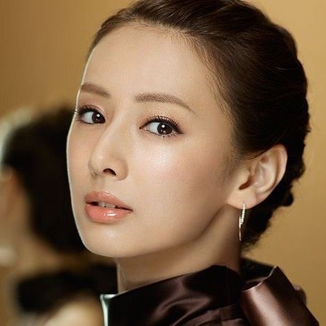 北川景子の「世に出ないのは勿体なさ過ぎる。美しすぎる花嫁」姿公開にファンため息「尊い」「うっとり」