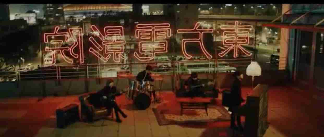 屋上でMV撮ってるバンド【アンチ禁止】