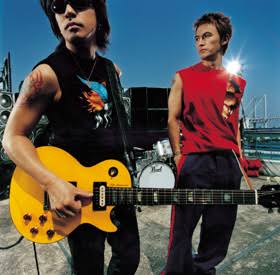 屋上でMV撮ってるバンド【アンチ禁止】