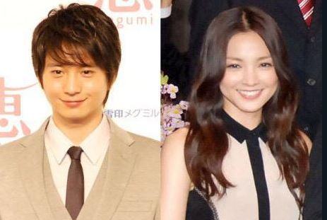 向井理と国仲涼子夫妻 束の間の休日に公園で見せた「父と母の顔」
