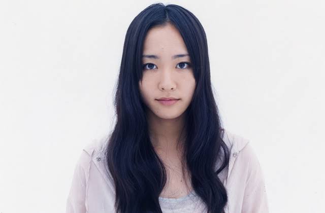 センター分けの美男美女の画像が見たい